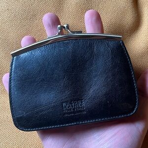 Wilsons Italian Leather Black Leather Wallet with Embossed Logo